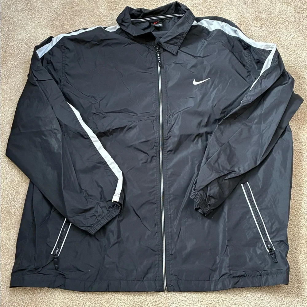 Nike Men's Black Windbreaker‎ Jacket with White Stripes